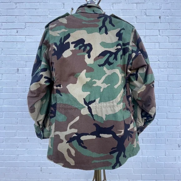 Men's Size Medium Regular U.S. Air Force Issue Woodland Camouflage Field Jacket - Picture 3 of 16